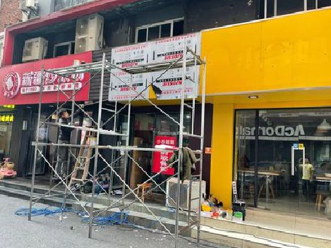 安陆制作广告招牌如何避免它发黄？